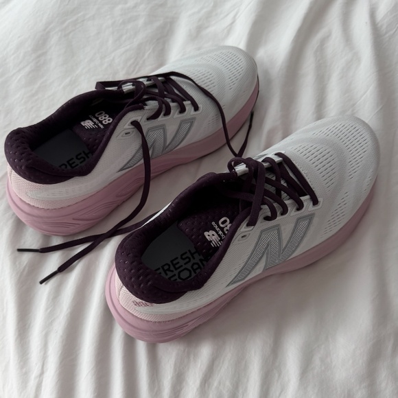 NEW New Balance 880 Sneakers - Picture 4 of 5